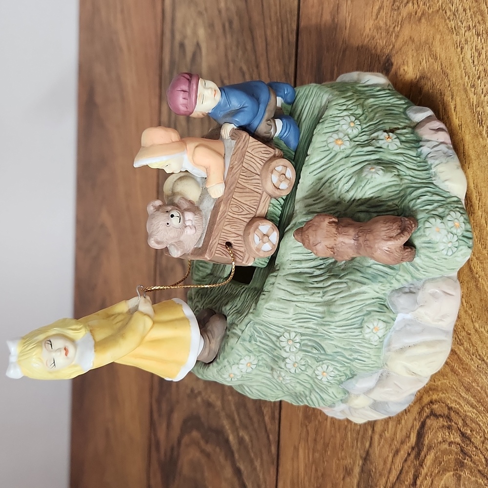 RARE House of Lloyd 1991 San Francisco Music Box Young Friends Plays Small World